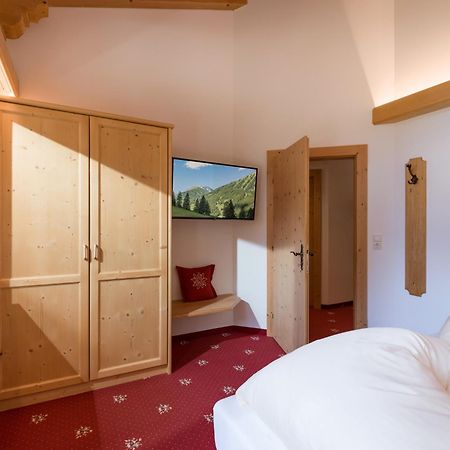 Hotel Pinzger Tux Bagian luar foto