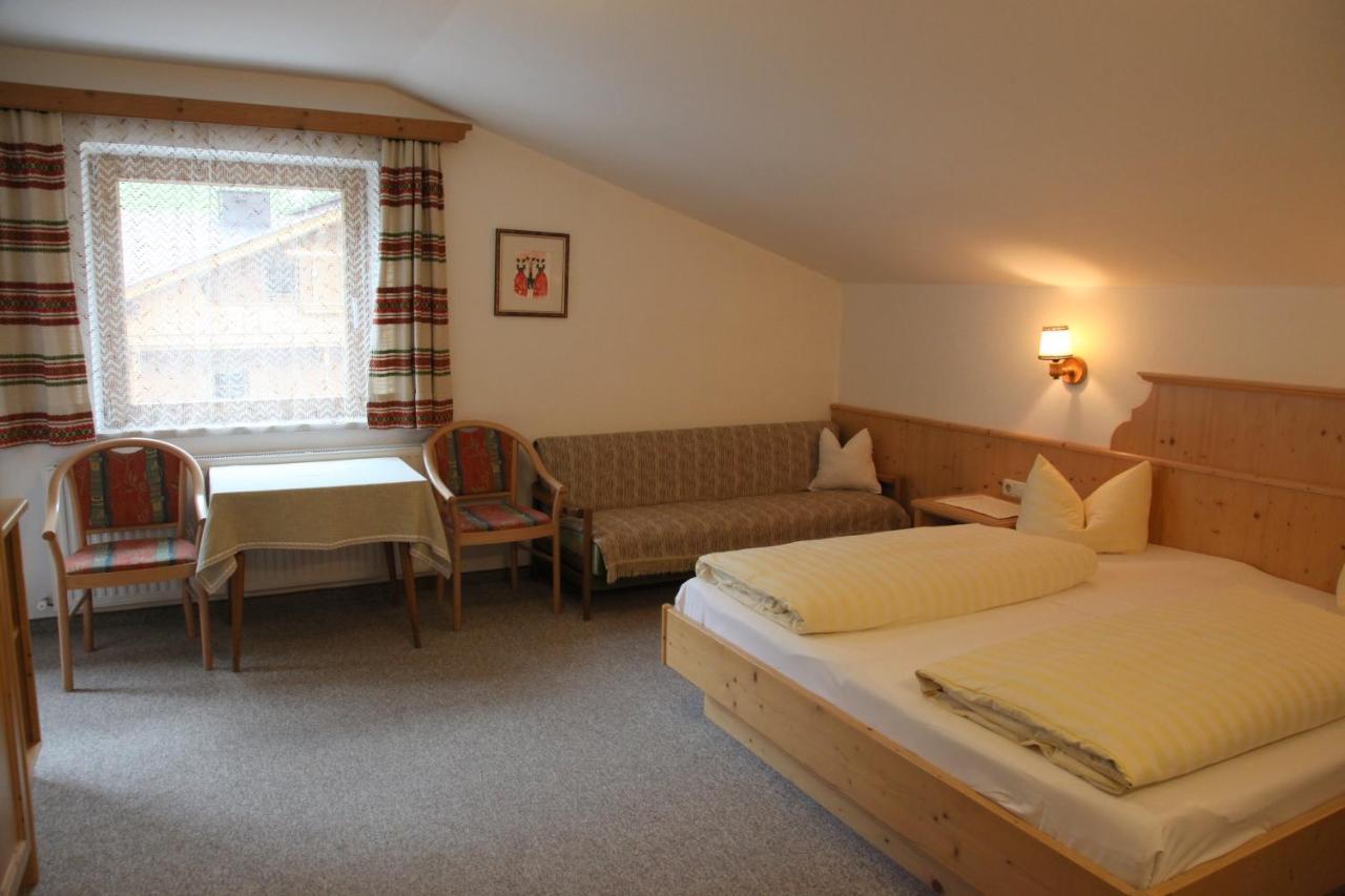 Hotel Pinzger Tux Bagian luar foto