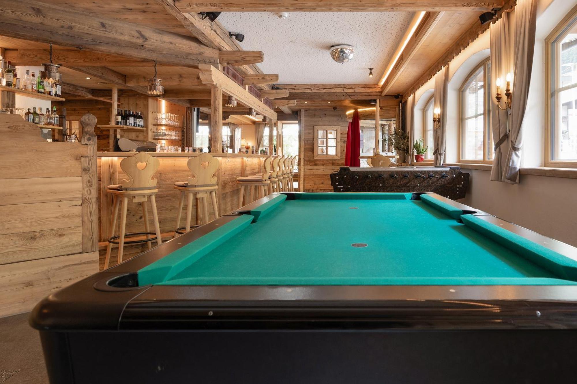 Hotel Pinzger Tux Bagian luar foto